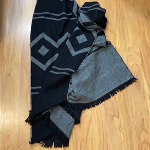 Aztec Patterned Blanket Scarf